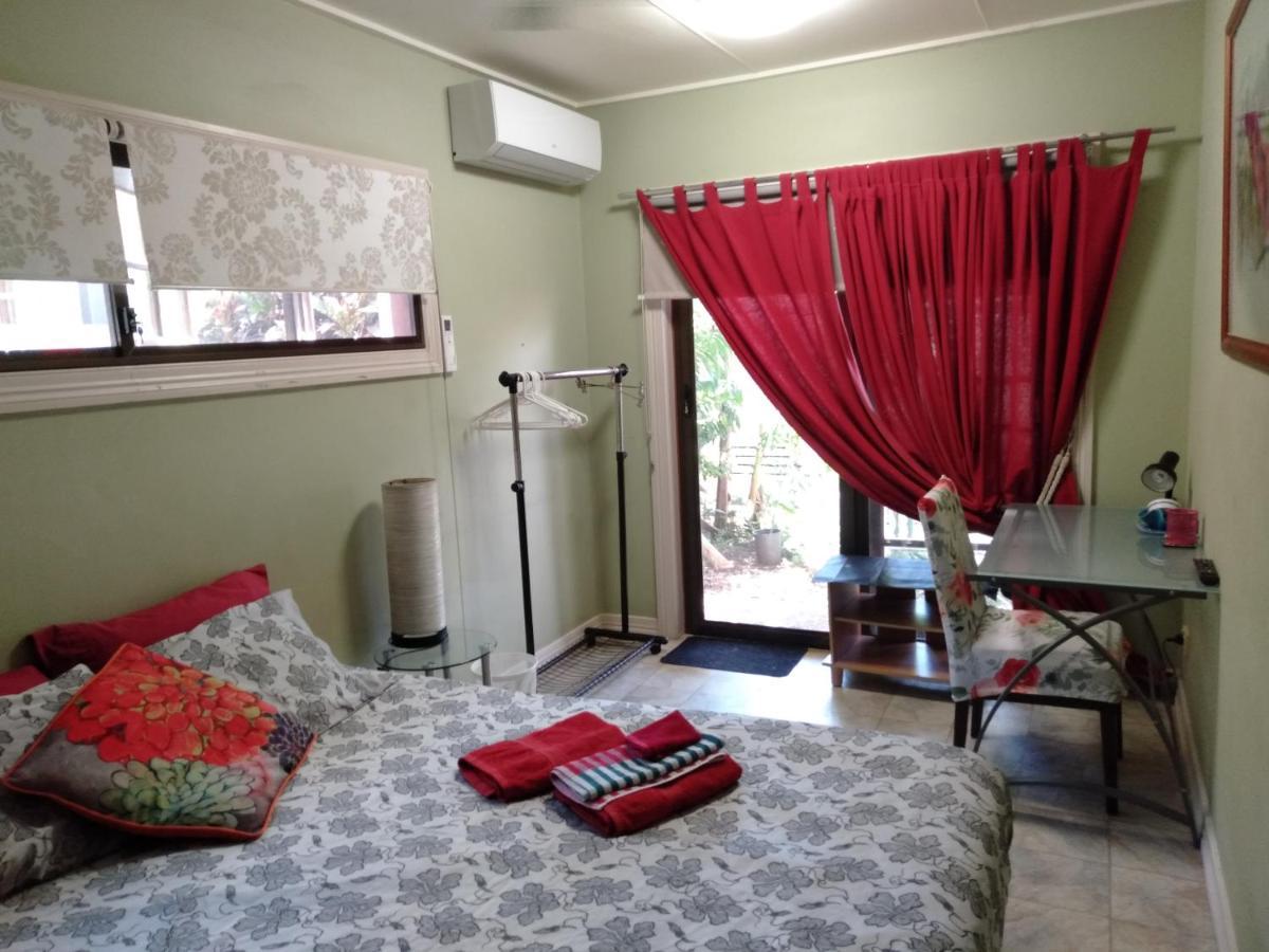 קאירנס Homestay At Julie'S מראה חיצוני תמונה