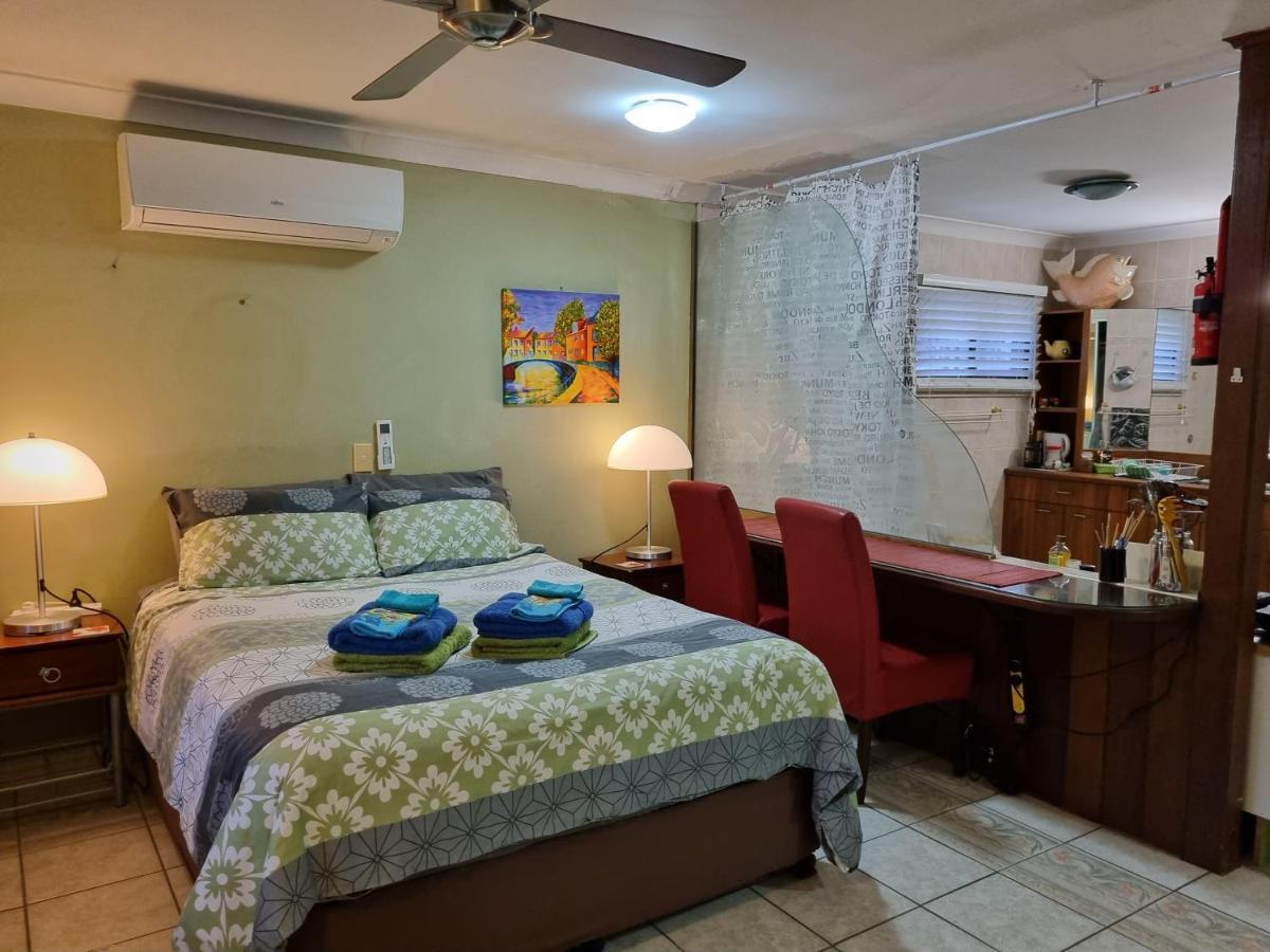 קאירנס Homestay At Julie'S מראה חיצוני תמונה