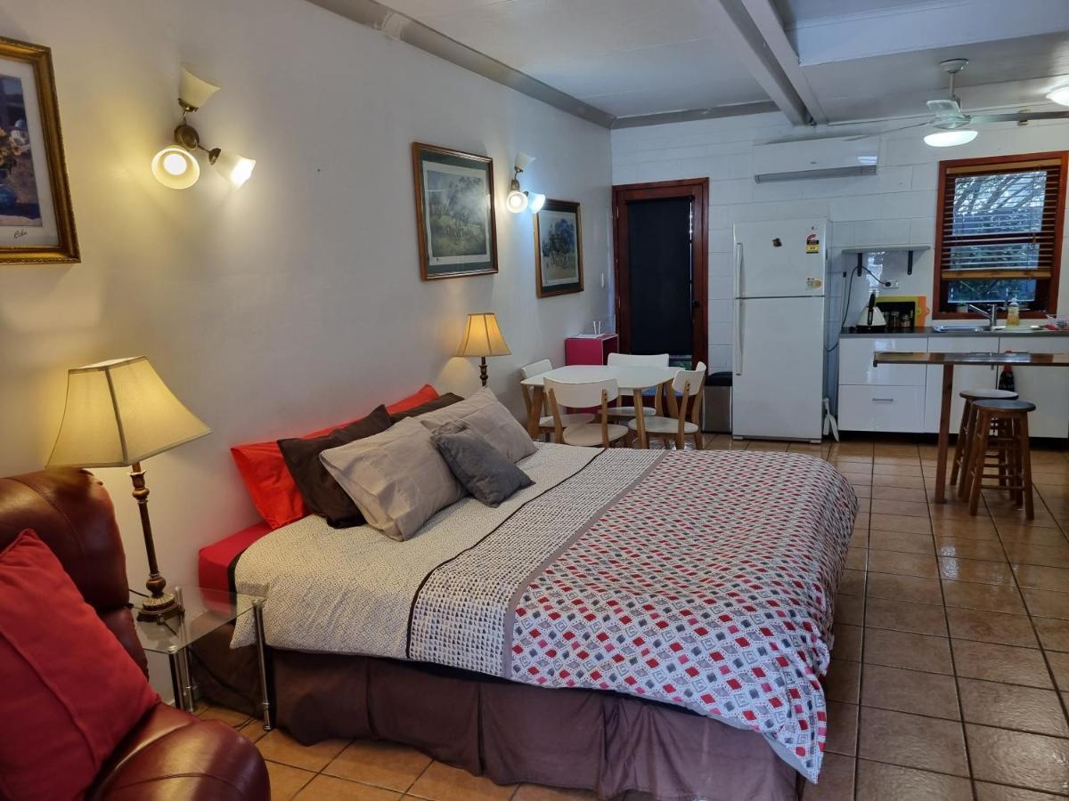 קאירנס Homestay At Julie'S מראה חיצוני תמונה