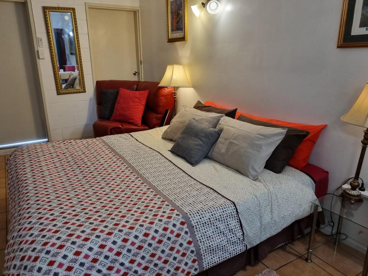 קאירנס Homestay At Julie'S מראה חיצוני תמונה
