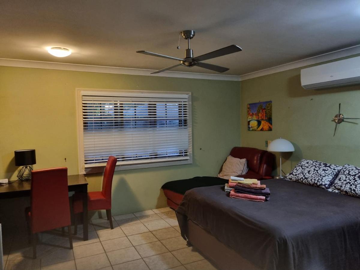 קאירנס Homestay At Julie'S מראה חיצוני תמונה
