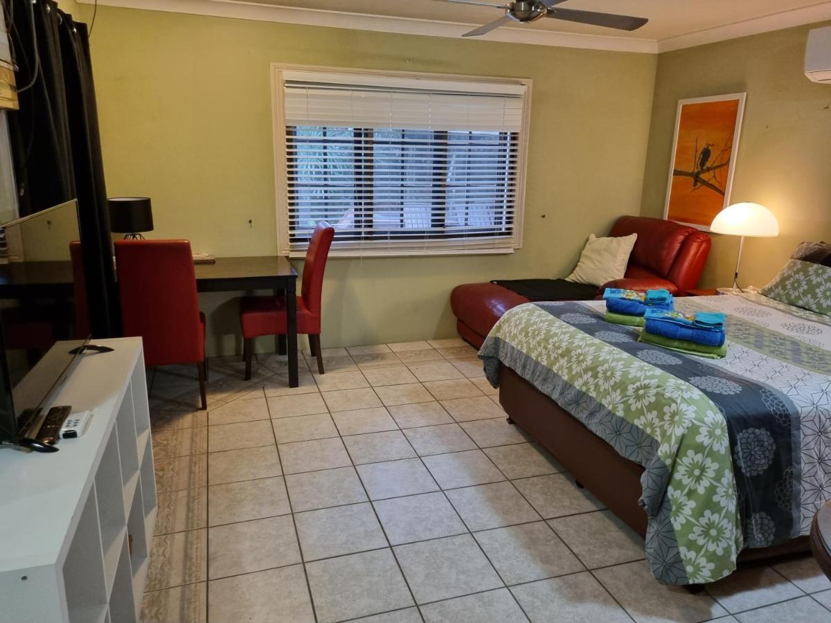 קאירנס Homestay At Julie'S מראה חיצוני תמונה