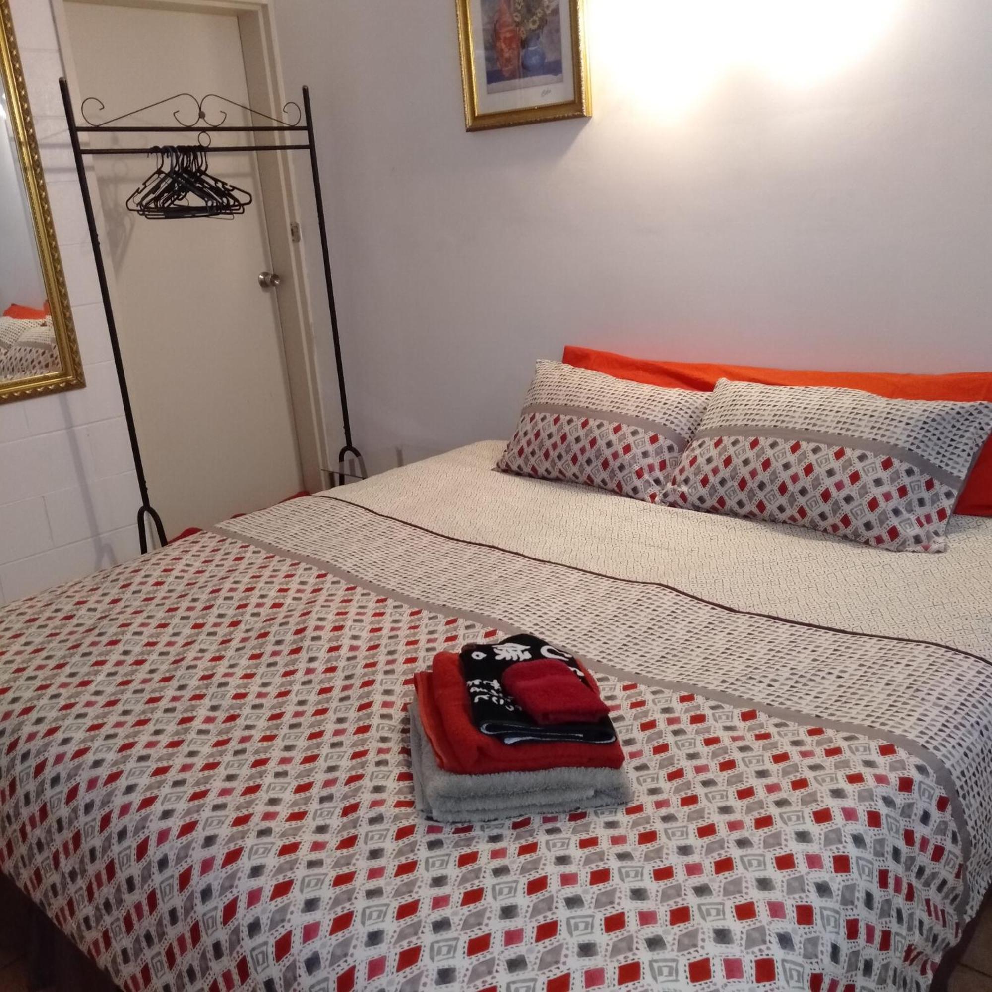 קאירנס Homestay At Julie'S מראה חיצוני תמונה