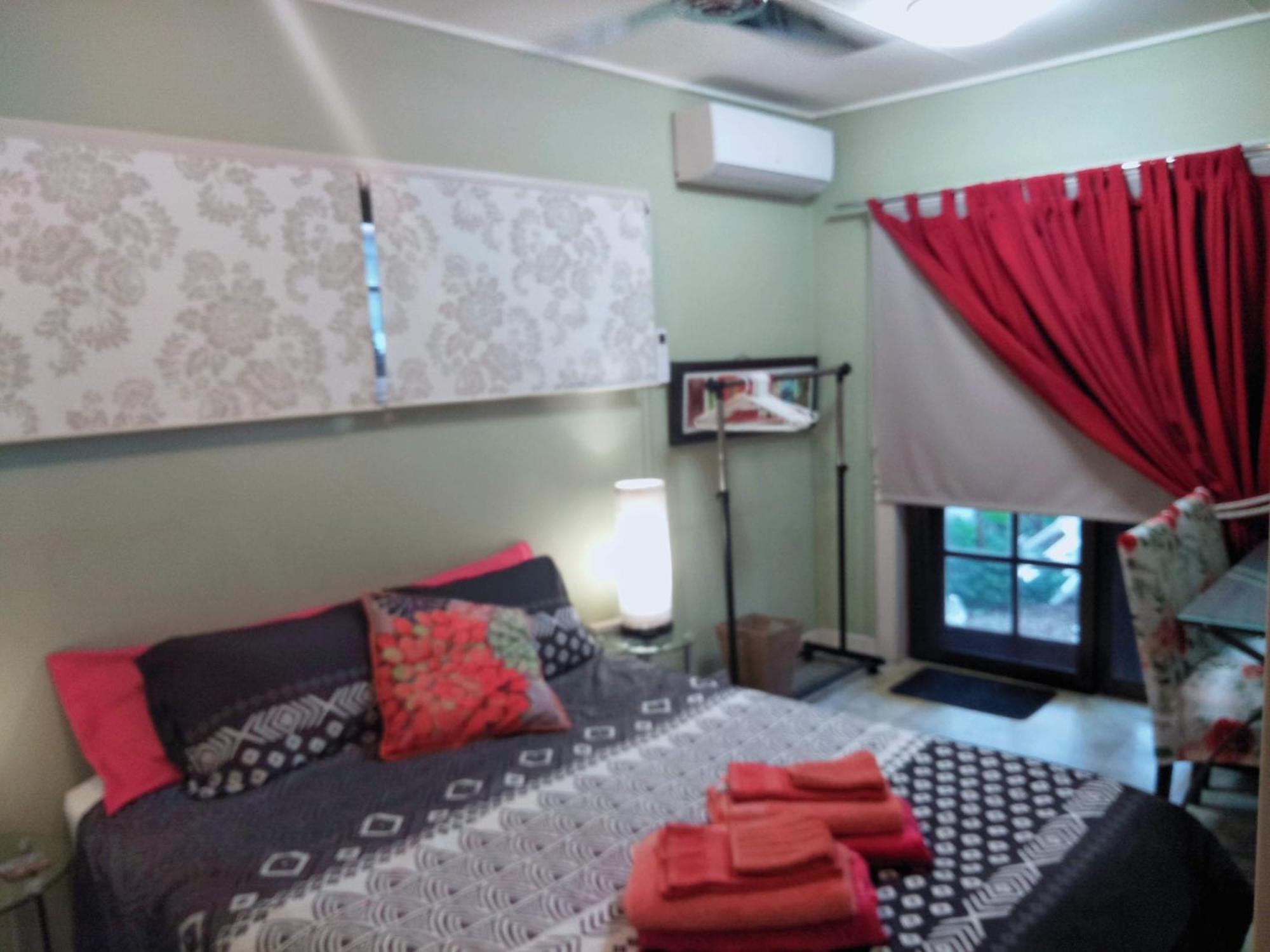 קאירנס Homestay At Julie'S מראה חיצוני תמונה