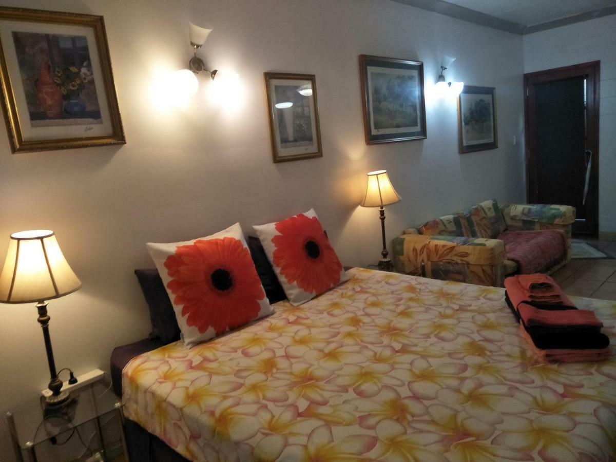 קאירנס Homestay At Julie'S מראה חיצוני תמונה